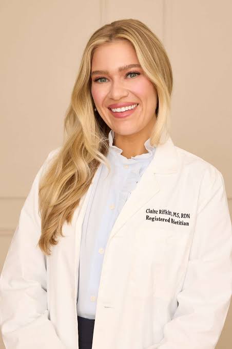 Dietitian consultant for brands reviewing nutrition research and product messaging